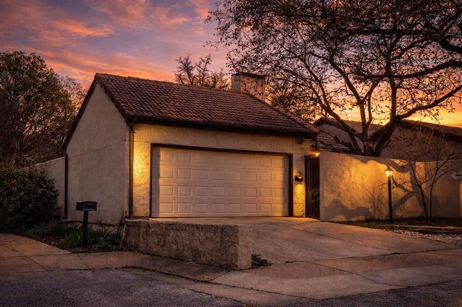 Property photo for 9609 Orchard Hill, Dallas, TX