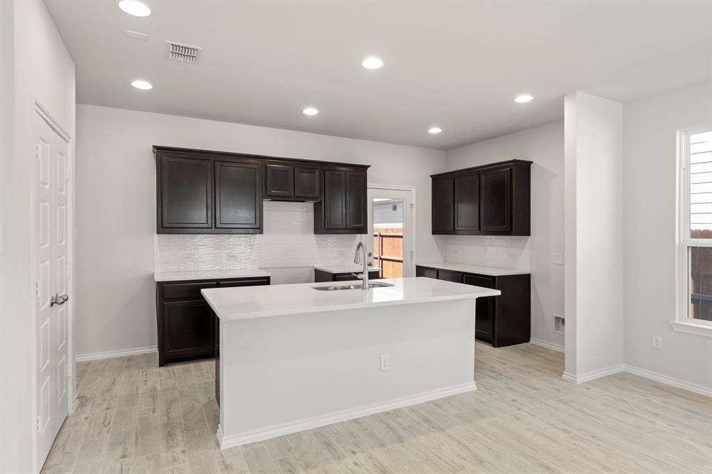 3709 Jade Lane, Crandall, TX 75114 11. 3709 Jade - Kitchen (2)