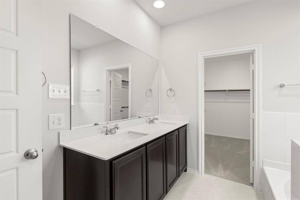 3709 Jade Lane, Crandall, TX 75114 16. 3709 Jade - Bath (2)