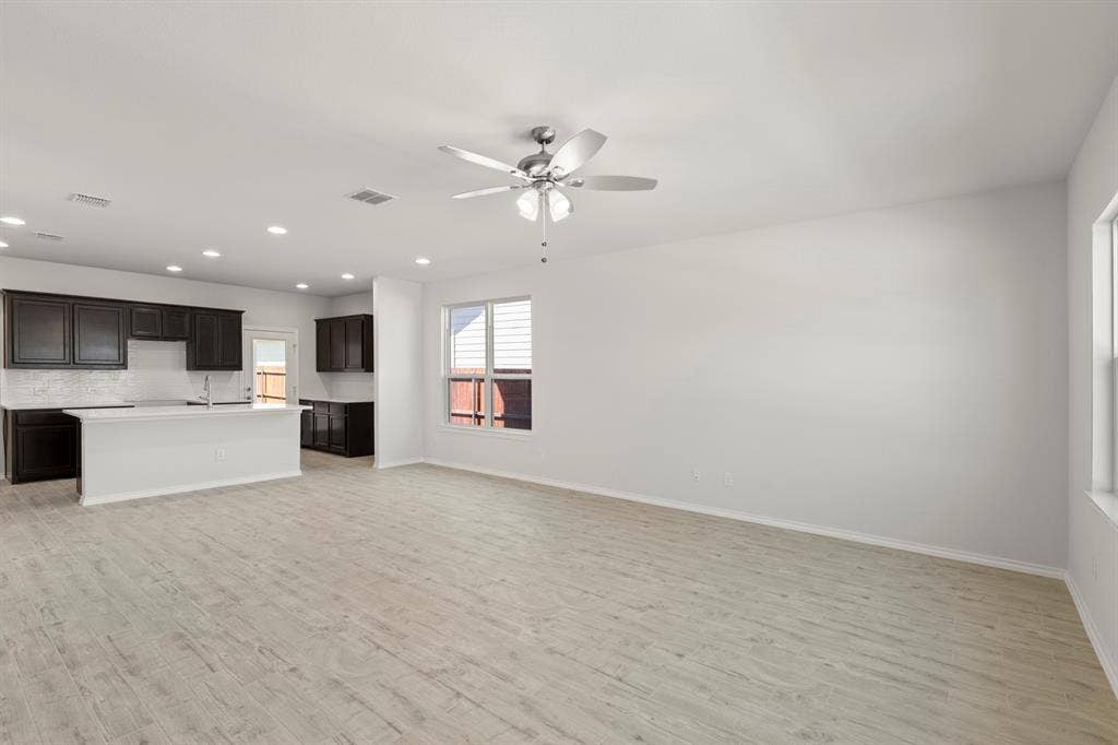 3709 Jade Lane, Crandall, TX 75114 05. 3709 Jade - Family (2)