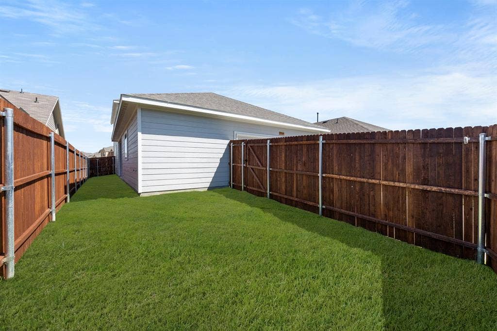 3709 Jade Lane, Crandall, TX 75114 27. 3709 Jade - Back (2)