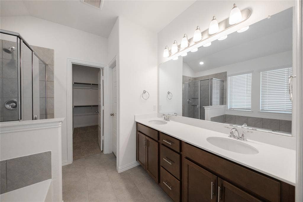 221 Thorn Creek Drive, Anna, TX 75409 Primary Bathroom