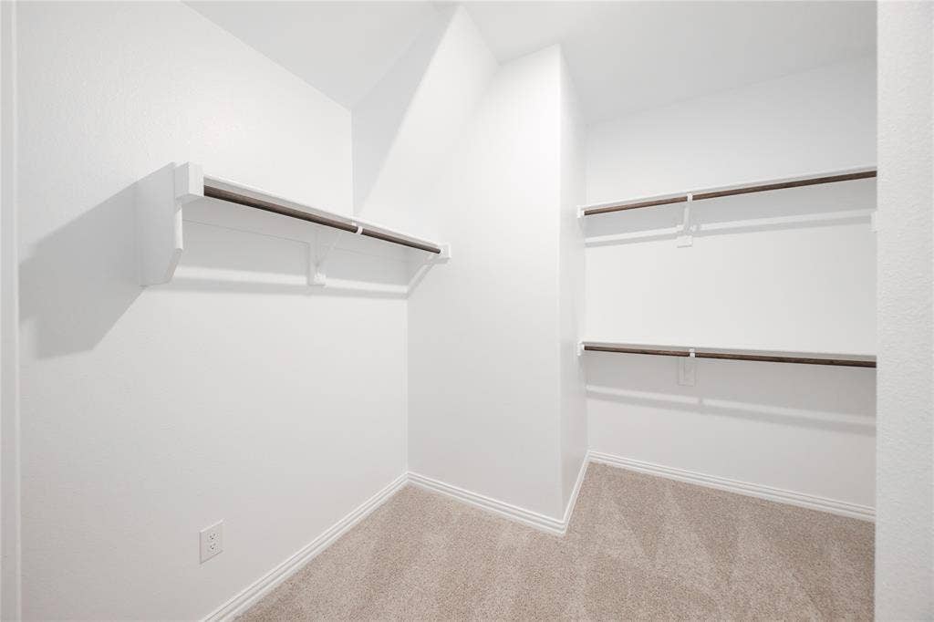 221 Thorn Creek Drive, Anna, TX 75409 Primary Closet