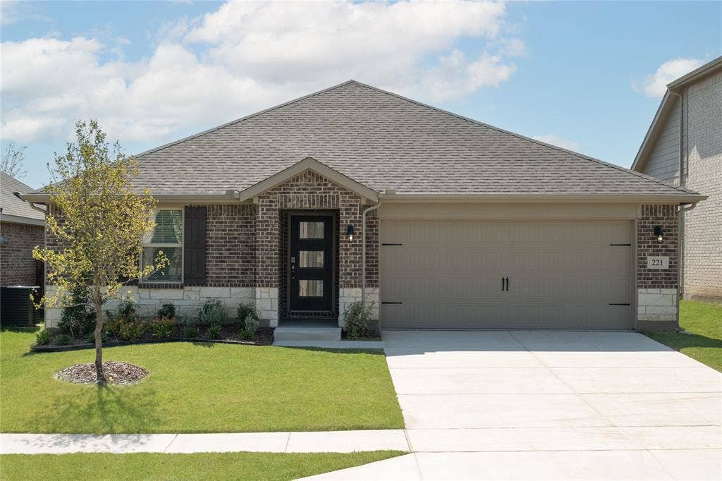221 Thorn Creek Drive, Anna, TX 75409 Beazer Homes The Villages of Hurricane Creek Sierra floorplan.