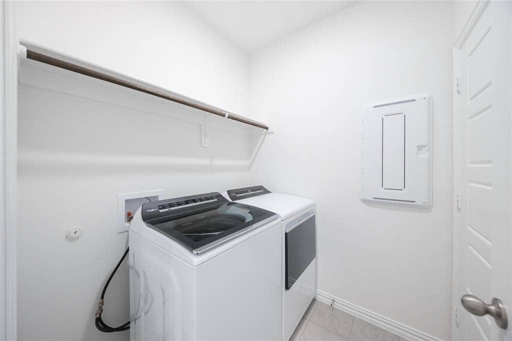 221 Thorn Creek Drive, Anna, TX 75409 Laundry