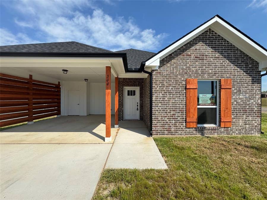 Property photo for 300 Rike Road, Mabank, TX