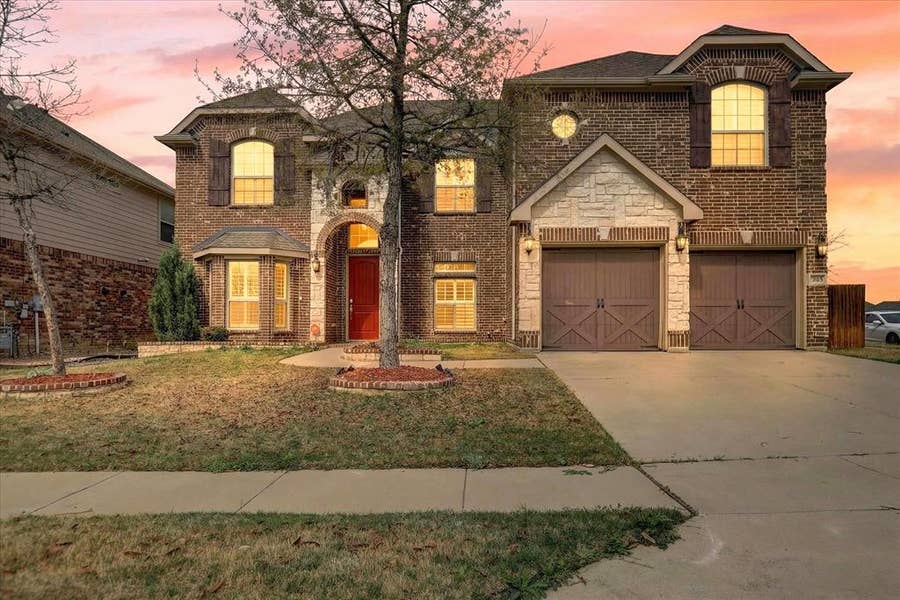 Property photo for 5424 Ayers Island Drive, Fort Worth, TX