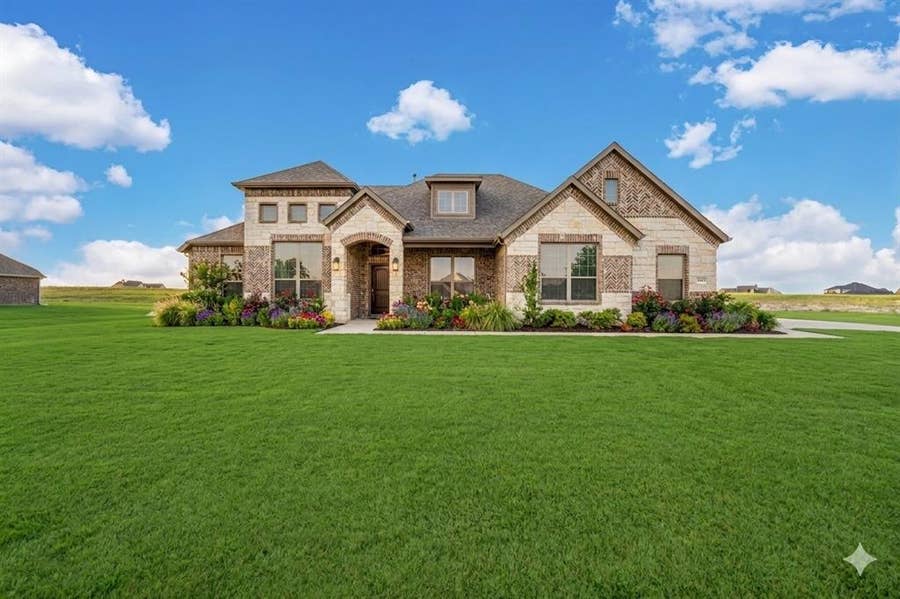 Property photo for 128 Lila Lake Drive, Waxahachie, TX