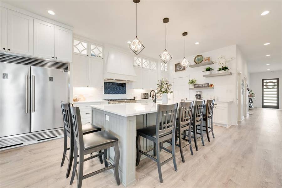 Property photo for 327 Lovers Lane, Terrell, TX