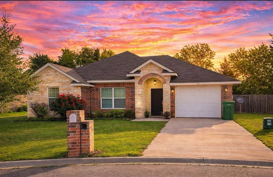 Property photo for 142 Tomahawk Drive, Waco, TX