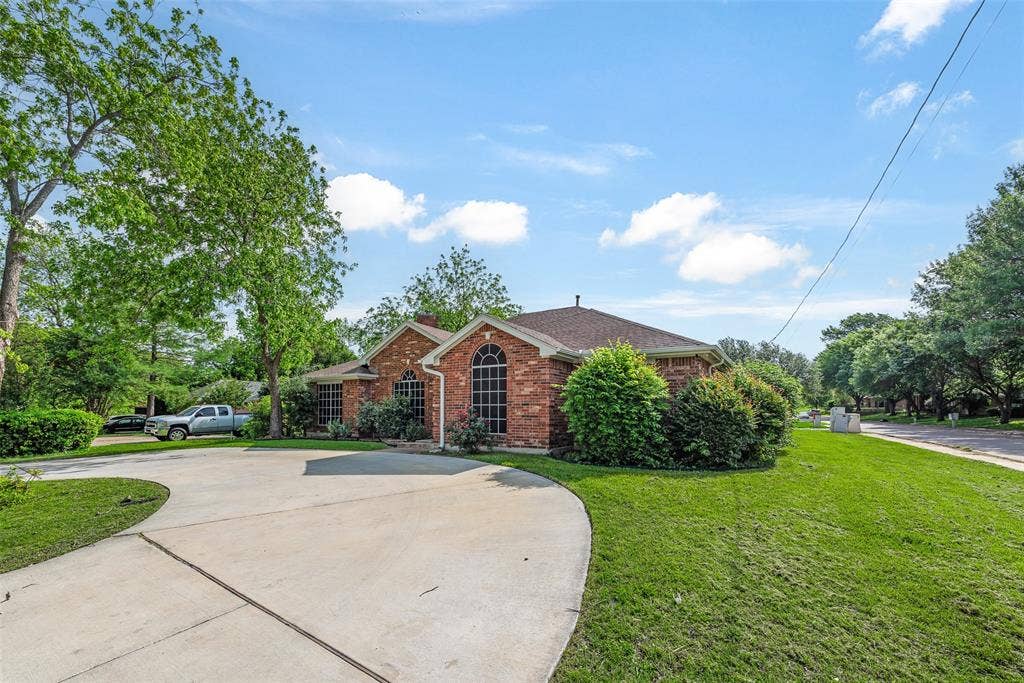 600 N Chattey Road, DeSoto, TX 75115 600 N Chattey Road, DeSoto, TX 75115