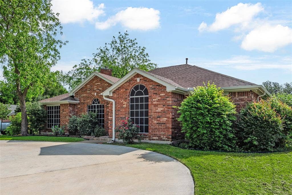 600 N Chattey Road, DeSoto, TX 75115 600 N Chattey Road, DeSoto, TX 75115