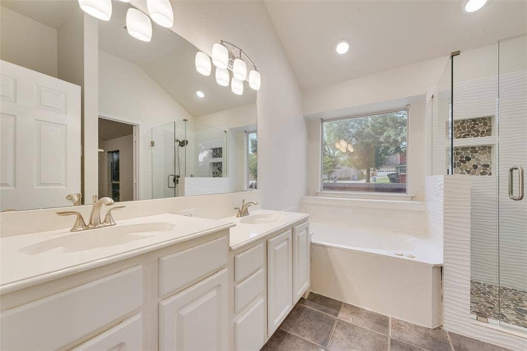 600 N Chattey Road, DeSoto, TX 75115 600 N Chattey Road, DeSoto, TX 75115