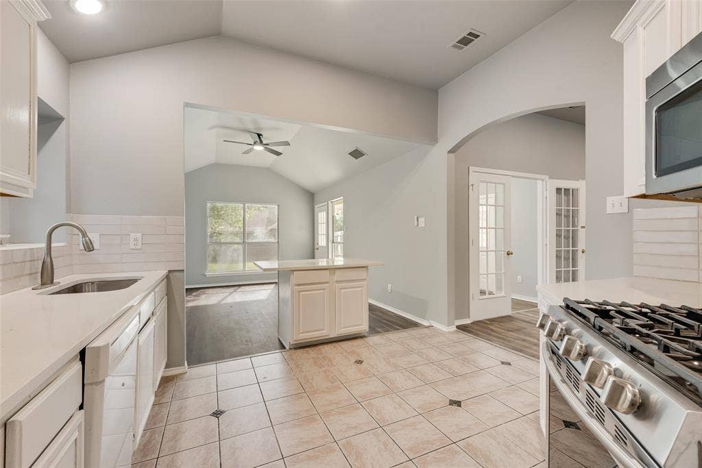 600 N Chattey Road, DeSoto, TX 75115 600 N Chattey Road, DeSoto, TX 75115