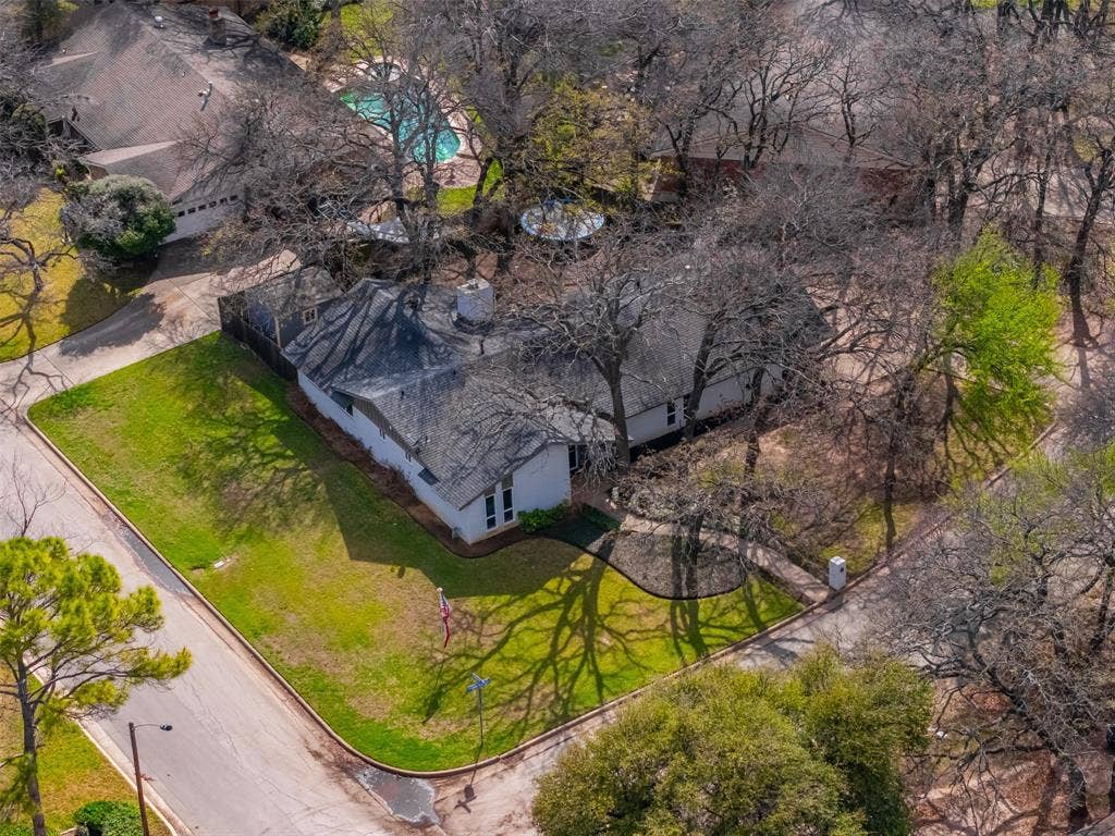 1819 W Cedar Elm Drive, Arlington, TX 76012 Great corner lot!