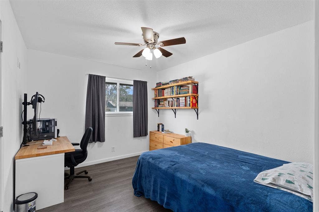 1819 W Cedar Elm Drive, Arlington, TX 76012 2nd Bedroom is right next to the hall bathroom.