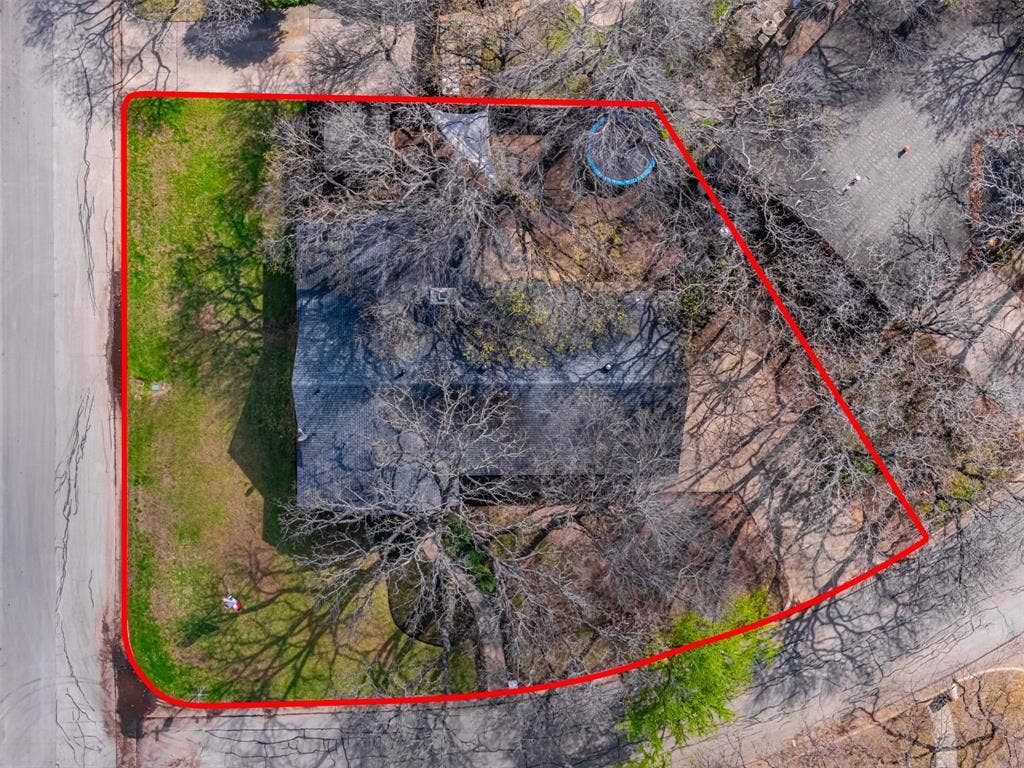 1819 W Cedar Elm Drive, Arlington, TX 76012 Great corner lot!
