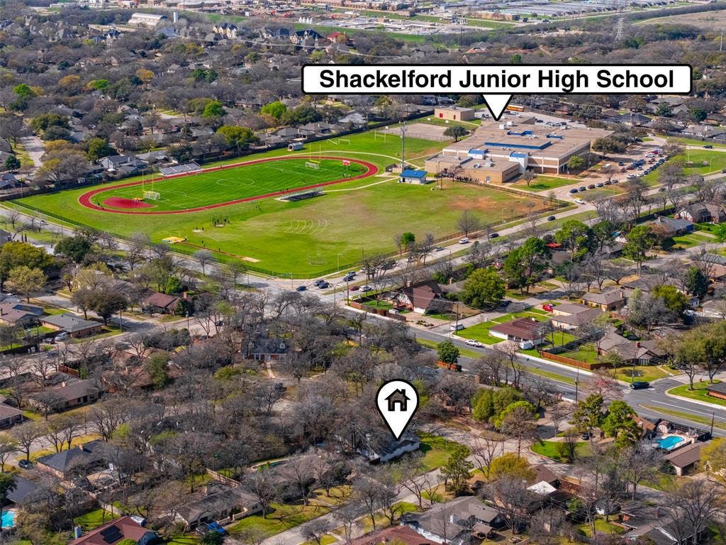 1819 W Cedar Elm Drive, Arlington, TX 76012 Also walking distance to Shackleford Junior High!