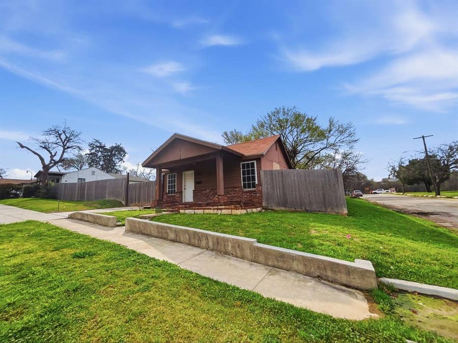 Property photo for 3000 Avenue M, Fort Worth, TX