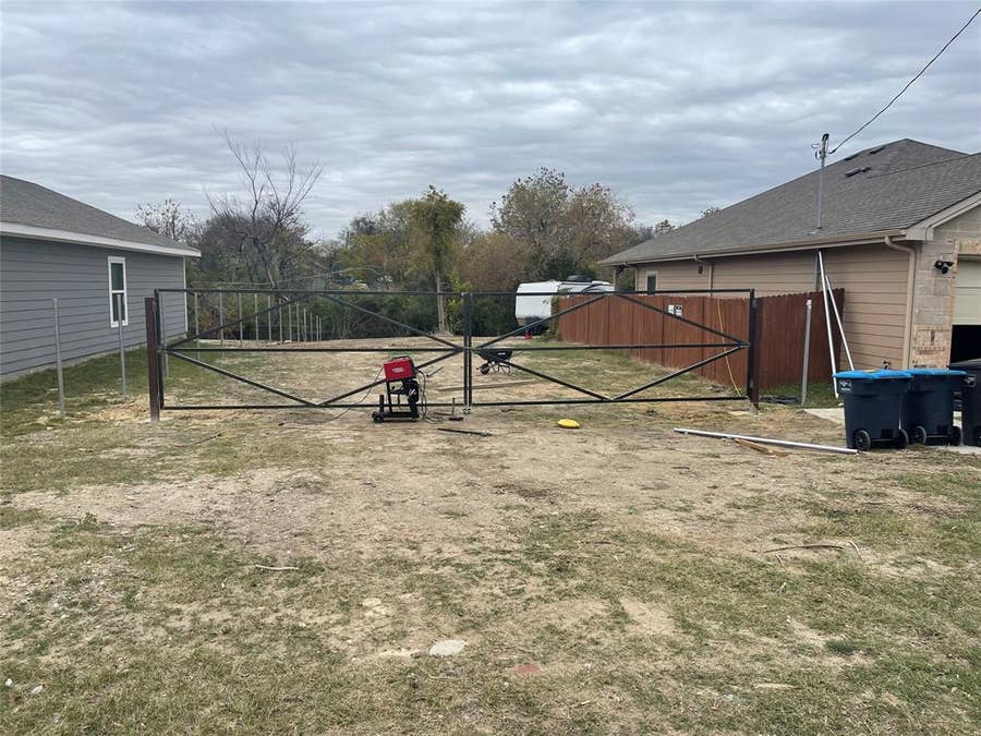 Property photo for 1039 E Magnolia Avenue, Fort Worth, TX