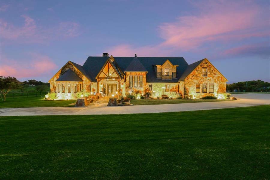 Property photo for 5900 Florance Road, Northlake, TX