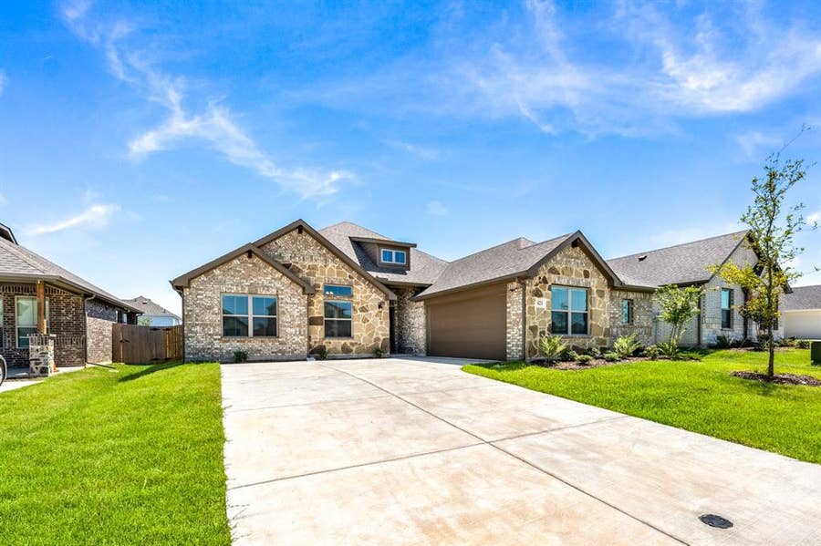 Property photo for 423 Maltese Drive, Red Oak, TX