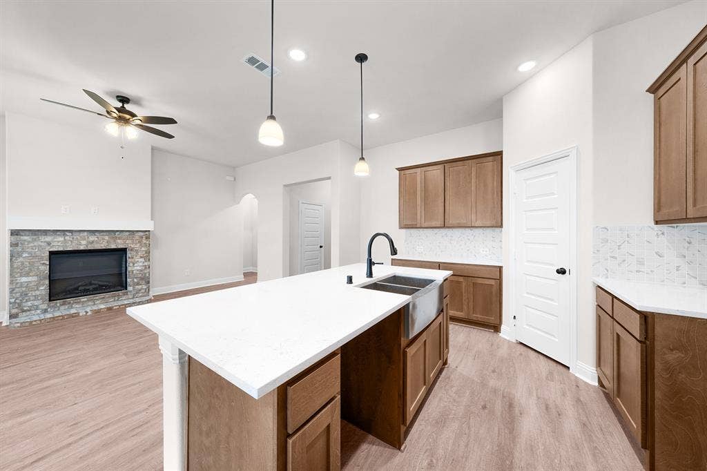423 Maltese Drive, Red Oak, TX 75154 DSC02246