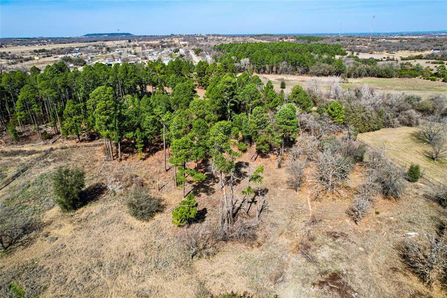 Property photo for 300 Cowboy Court, Granbury, TX