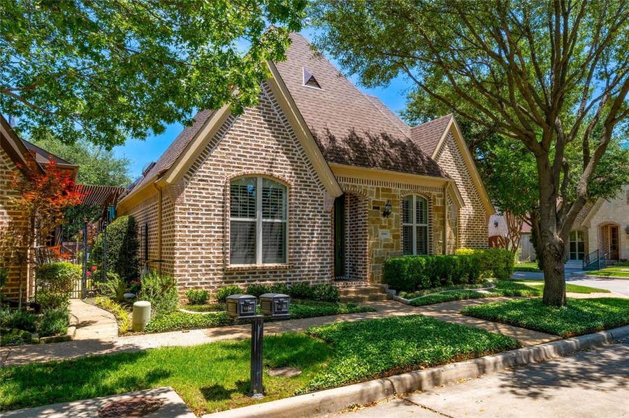 Property photo for 6166 Stapleford Circle, Dallas, TX