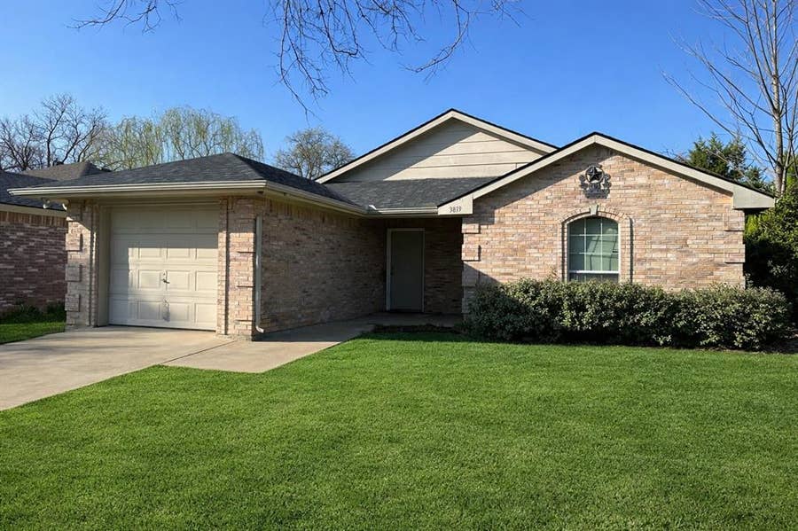 Property photo for 3819 Kiest Valley Court, Dallas, TX