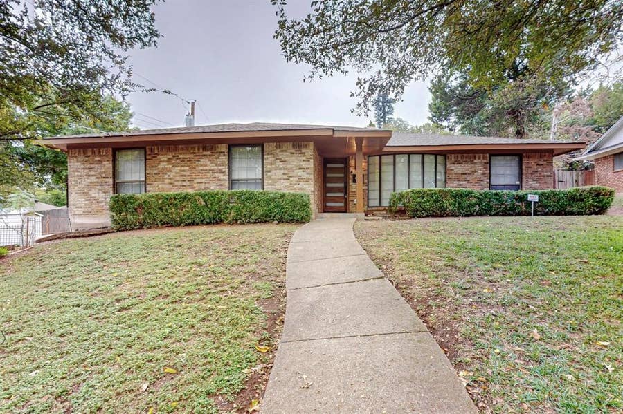 Property photo for 3714 Kiest Knoll Drive, Dallas, TX