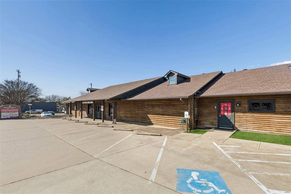204 S Main Street, Keller, TX 76248 204 S Main Street, Keller, TX 76248
