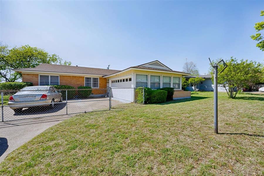 Property photo for 4123 Huckleberry Circle, Dallas, TX