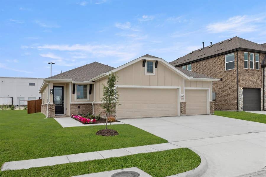 Property photo for 1324 Comal Drive, Forney, TX
