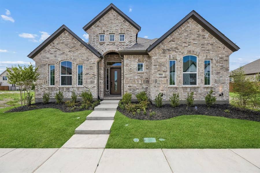 Property photo for 9816 Dahlia Boulevard, Mesquite, TX