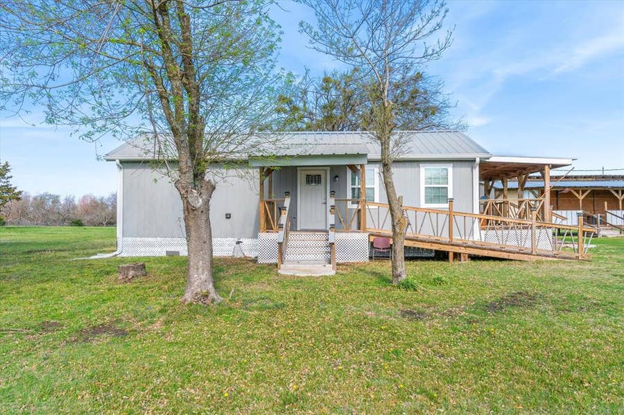 Property photo for 7040 County Road 131b, Terrell, TX