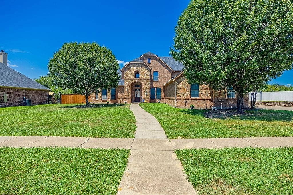 1011 Parview Circle, Grand Prairie, TX 75104 1011 Parview Circle, Grand Prairie, TX 75104