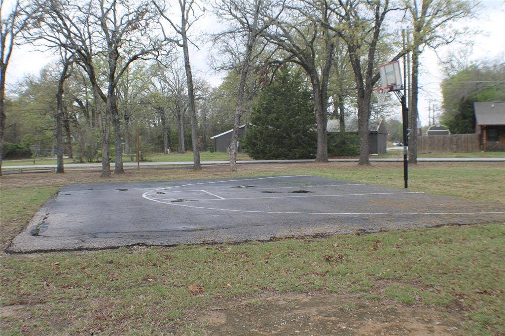 145 Barcelona Street, Payne Springs, TX 75156 HOA park