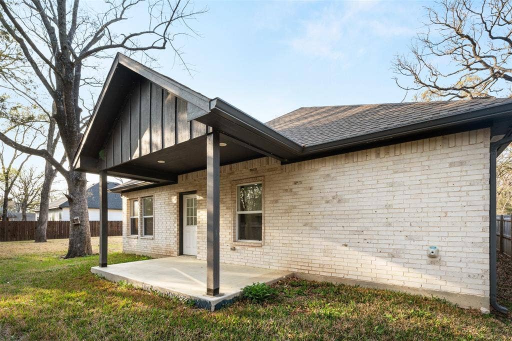 145 Barcelona Street, Payne Springs, TX 75156 Backyard with covered patio