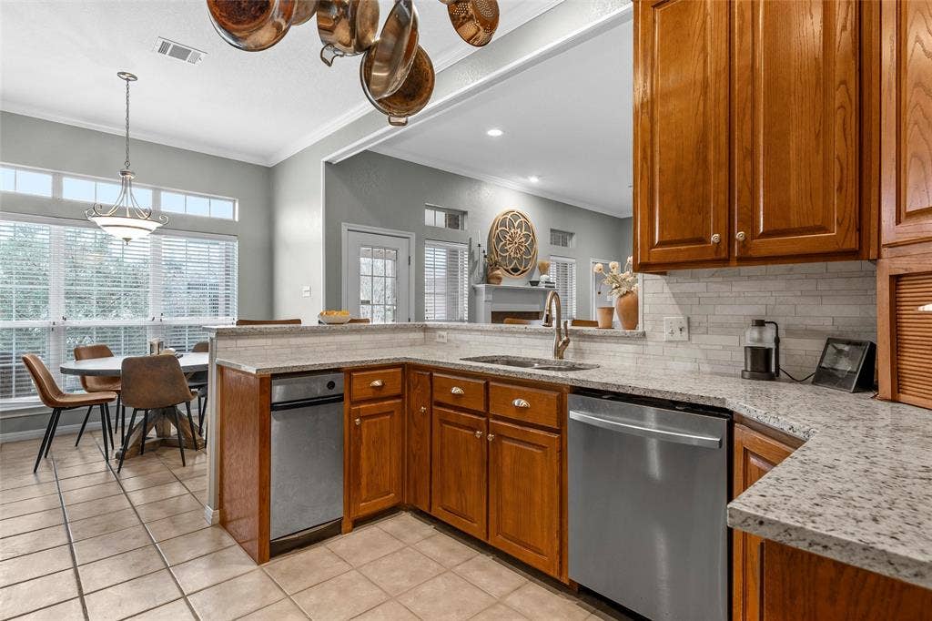 1400 Radisson Drive, Hewitt, TX 76643 1400 Radisson Drive, Hewitt, TX 76643