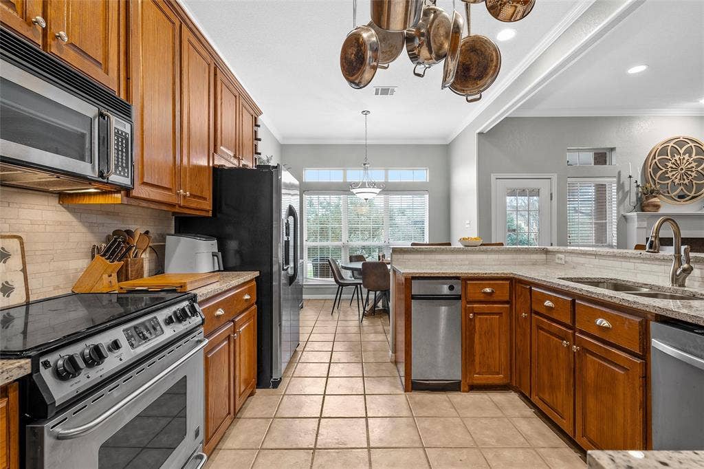 1400 Radisson Drive, Hewitt, TX 76643 1400 Radisson Drive, Hewitt, TX 76643