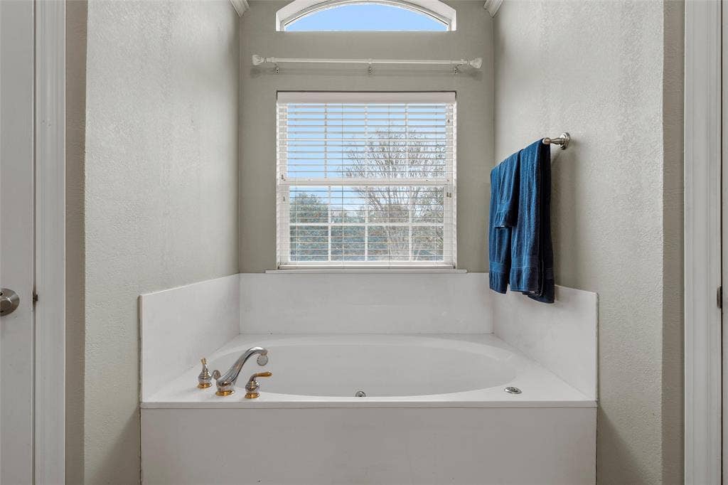 1400 Radisson Drive, Hewitt, TX 76643 1400 Radisson Drive, Hewitt, TX 76643