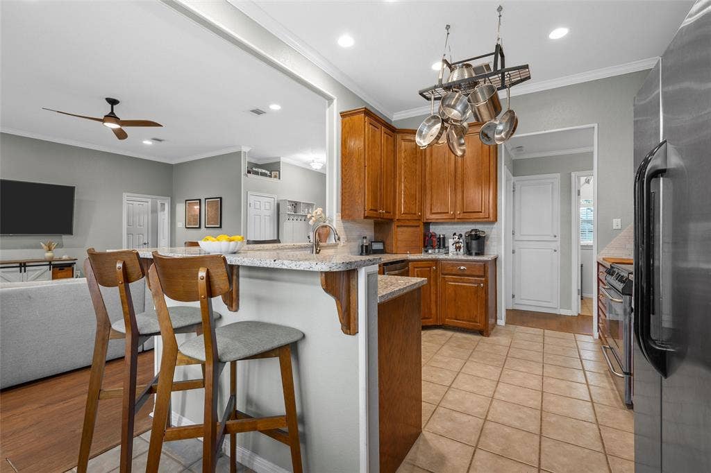 1400 Radisson Drive, Hewitt, TX 76643 1400 Radisson Drive, Hewitt, TX 76643
