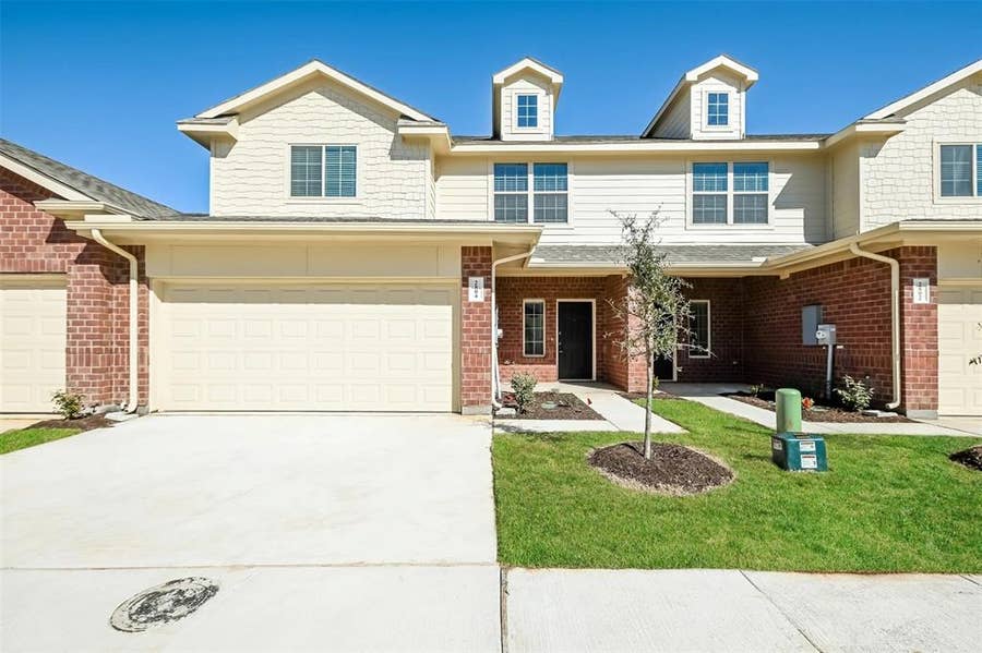 Property photo for 2804 Redhead Place, Ennis, TX