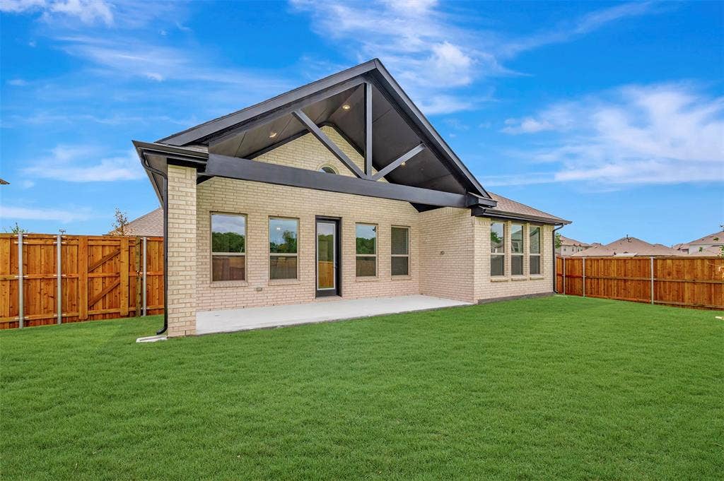 204 Phyllis Drive, Wylie, TX 75098 204 Phyllis Drive, Wylie, TX 75098