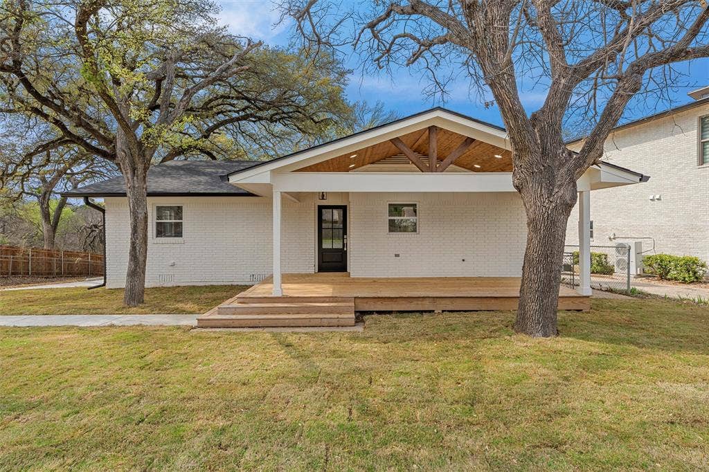14014 Harbor Drive, Woodway, TX 76712 14014 Harbor Drive, Woodway, TX 76712
