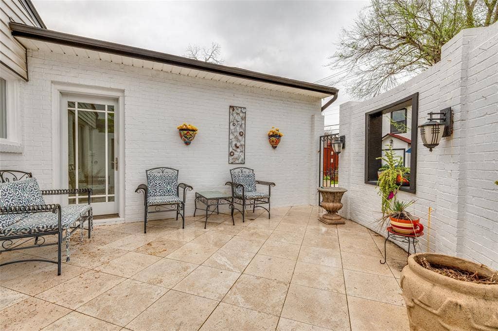Outdoor patio