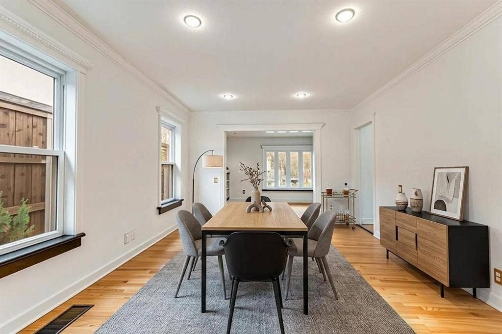 Dining Room (Virtually Staged)