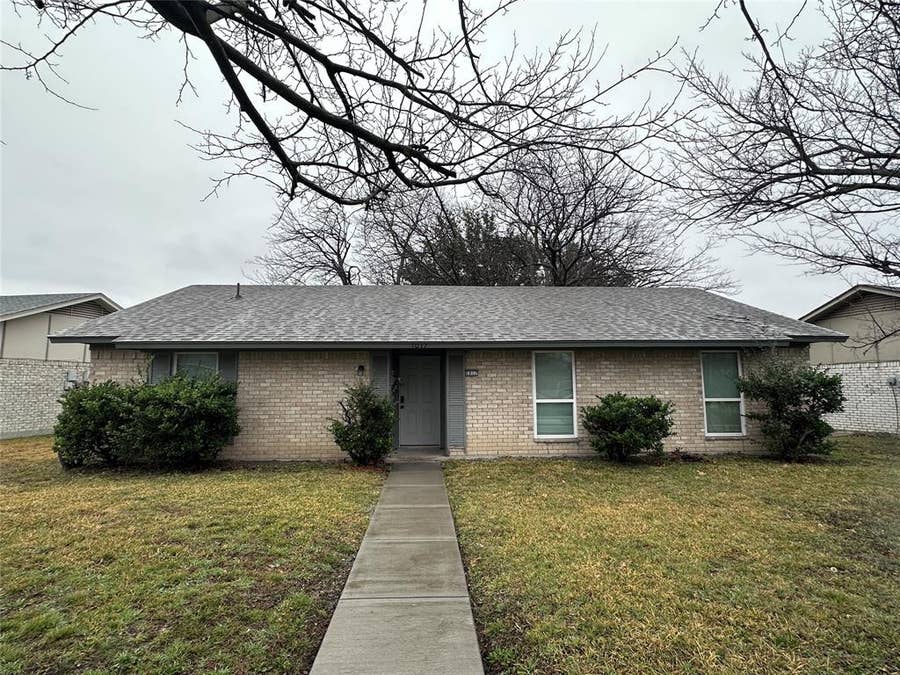 Property photo for 1017 Pleasant Valley Road, Garland, TX