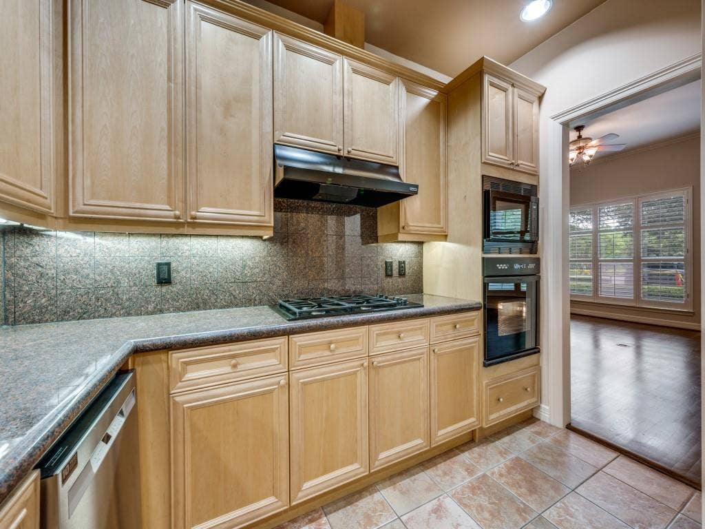 3401 Lee Parkway, #102, Dallas, TX 75219